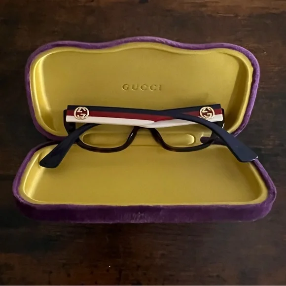GUCCI GG0277O Cat-eye Eyeglasses with a Shiny Black Acetate Frame ITALY Gucci GG0277O Eyeglasses Women main image 2